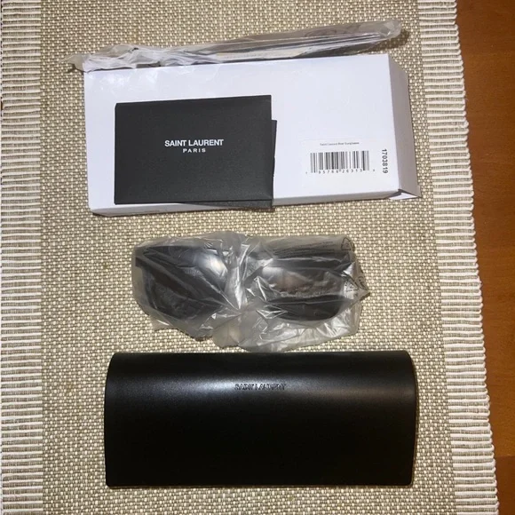 Authentic YSL black Sunglasses - Picture 2 of 8